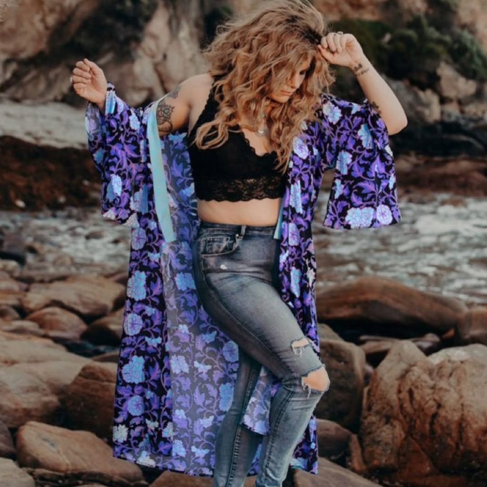 Rare Queen The Lable Kimono Robe - Picture 2 of 3
